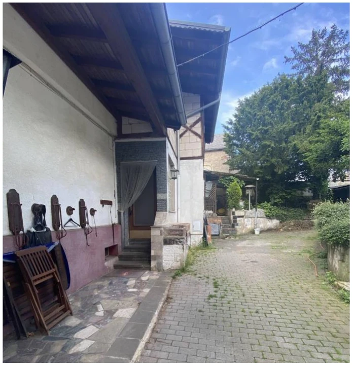 Einfamilienwohnhaus mit Nebengebäuden in Schöffengrund — Bild 2