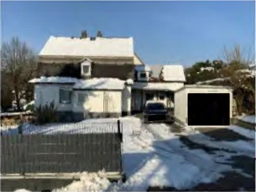 Wohnhaus mit Anbau und einer Fertiggarage in Asslar — Bild 3