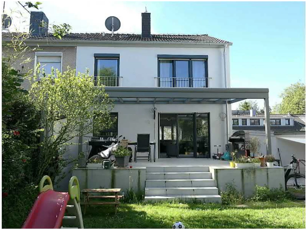 Garage, Einfamilienhaus, Doppelhaushälfte in Köln — Bild 2