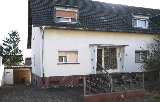 Garage, Eigentumswohnung (3 bis 4 Zimmer) in Köln — Bild 3