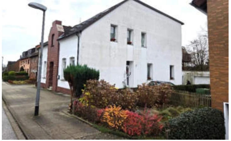 Garage, Mehrfamilienhaus, Dreifamilienhaus in Essen — Bild 2