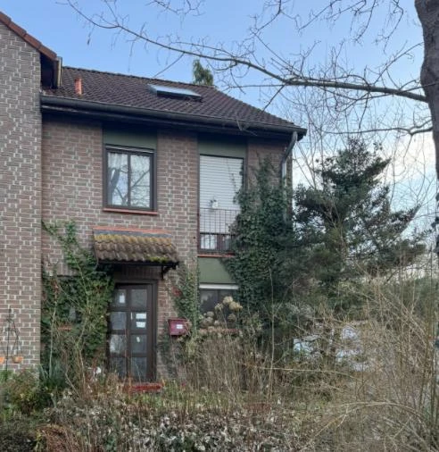 Garage, Einfamilienhaus, Reihenhaus, Gemeinschaftsfläche, Garagenzufahrt in Essen — Bild 2