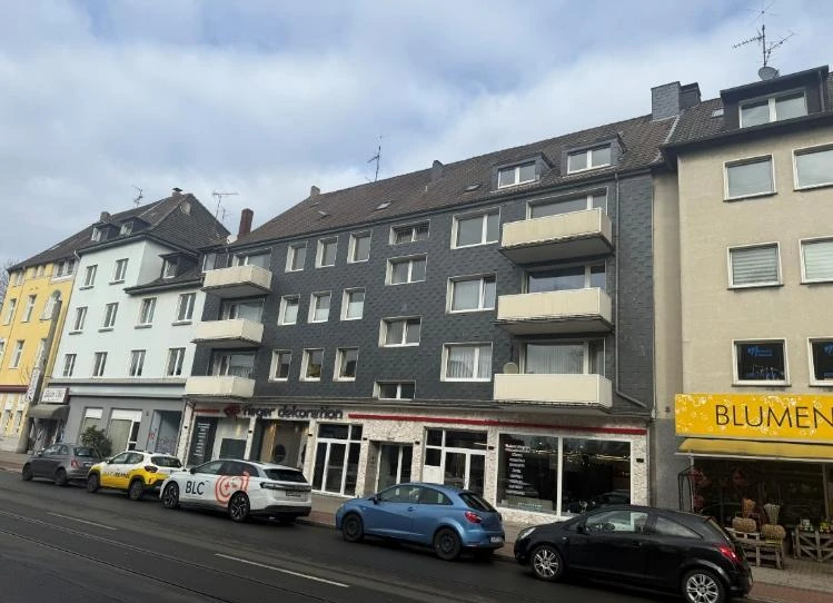 Garage, Gewerbeeinheit (z.B. Laden, Büro), Mehrfamilienhaus in Essen — Bild 2