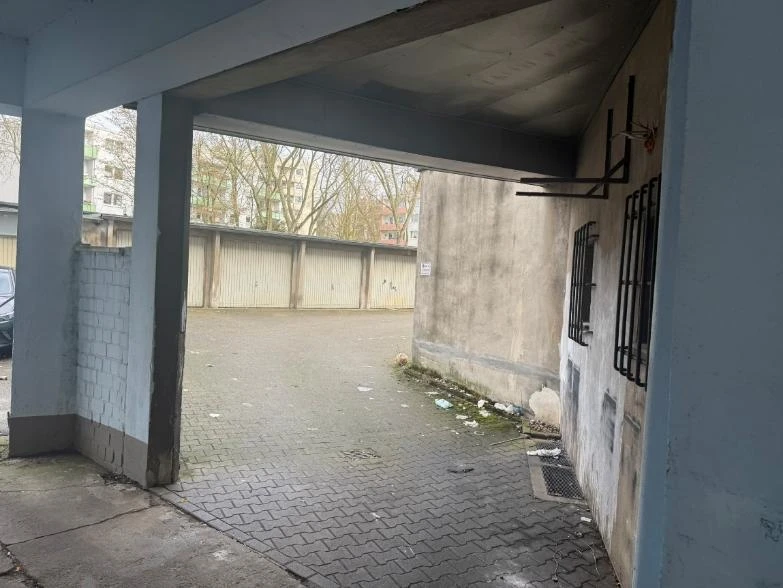 Garage, Gewerbeeinheit (z.B. Laden, Büro), Mehrfamilienhaus in Essen — Bild 3