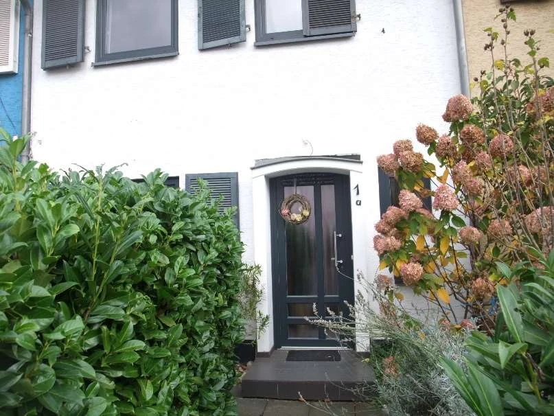 Reihenhaus, Kfz-Stellplatz, Einfamilienhaus in Bonn