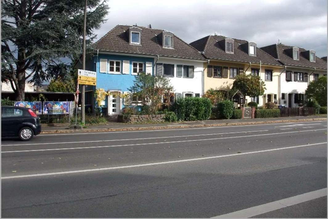 Reihenhaus, Kfz-Stellplatz, Einfamilienhaus in Bonn — Bild 2