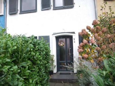 Reihenhaus, Kfz-Stellplatz, Einfamilienhaus in Bonn