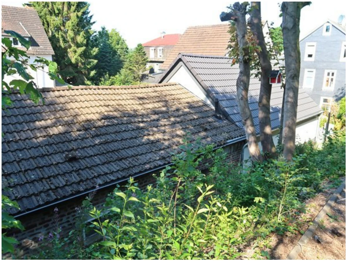 Wohnhaus, Einfamilienhaus mit Lagergebäude, 6 Garagen in Wuppertal — Bild 2