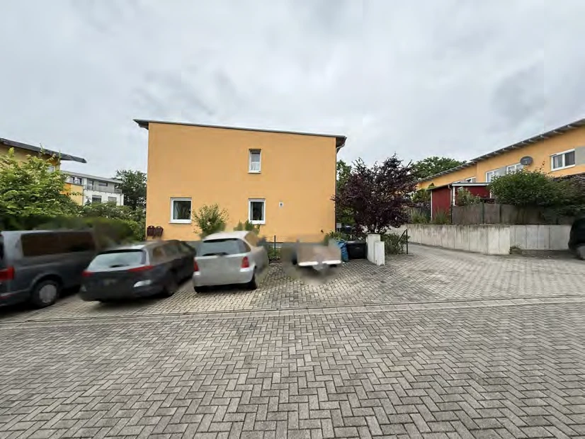 Pkw-Stellplatz in Dresden — Bild 3