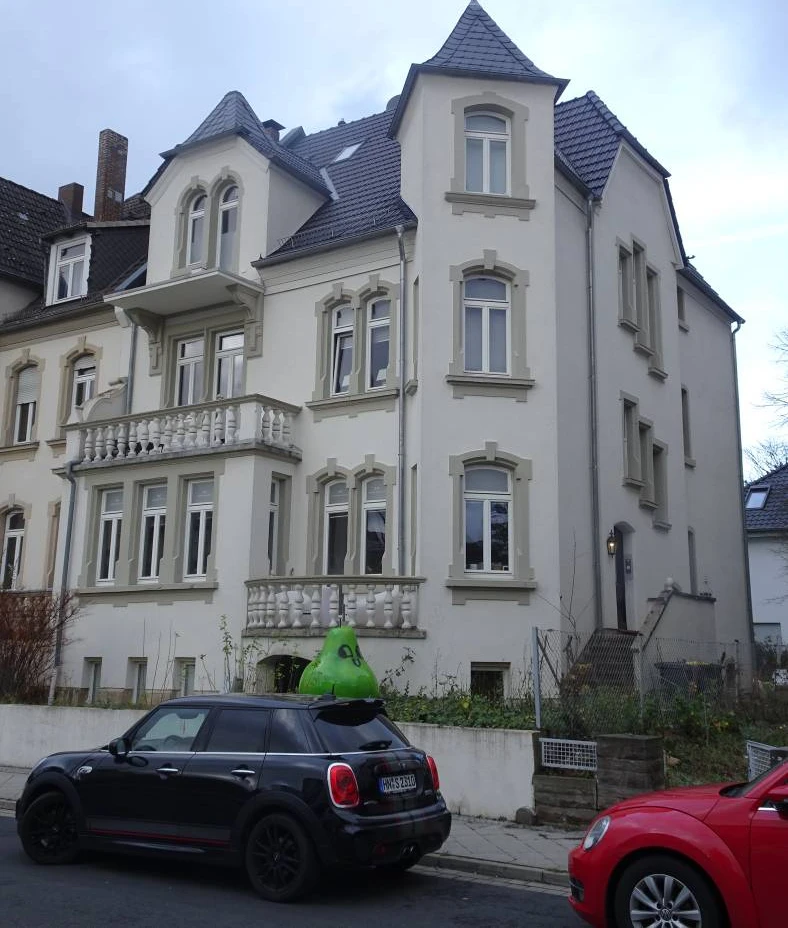 Wohn- und Geschäftshaus, Doppelhaushälfte im historischen Jugendstil in Kassel