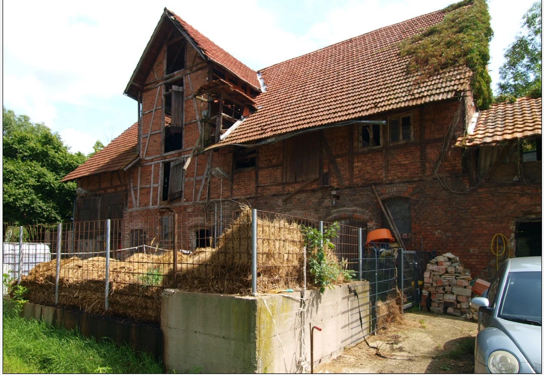 Grundstück mit freistehendem Einfamilienhaus, Scheune und Doppelgarage in Zierenberg — Bild 2