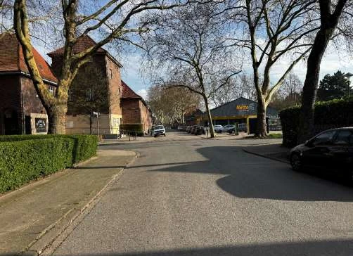 Zweifamilienhaus, und Garage+Carports, anteilige Wegeflächen, anteilige Wegeflächen in Duisburg — Bild 2
