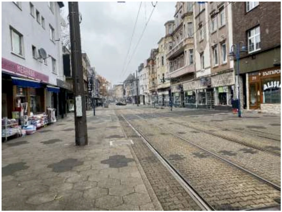 Wohn- und Geschäftshaus in Duisburg — Bild 2