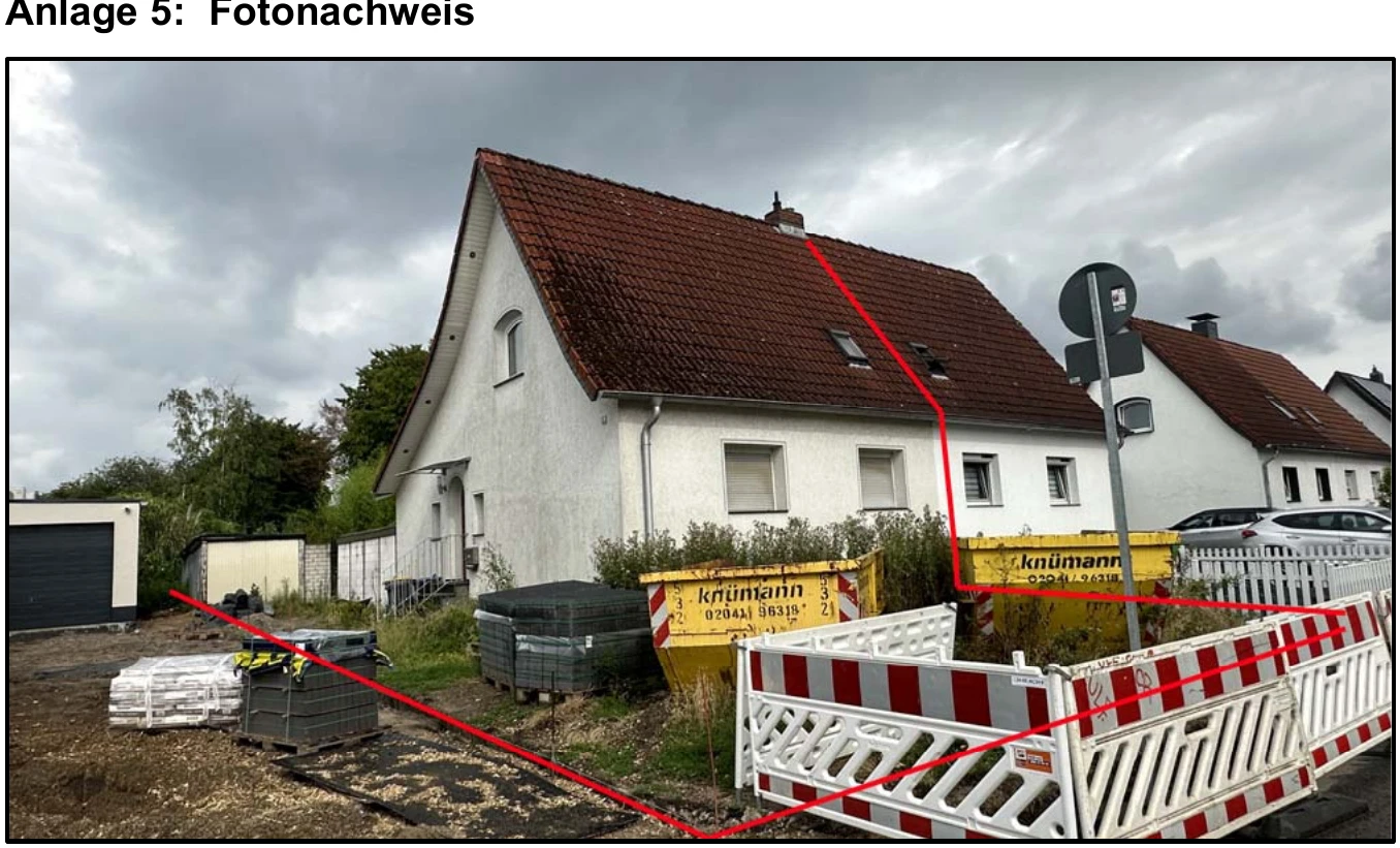 Einfamilien-Doppelhaushälfte nebst Stahlblechgarage in Duisburg — Bild 2