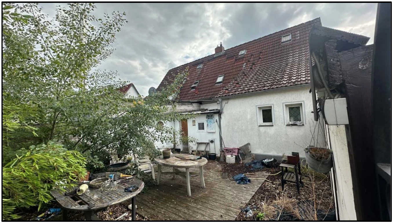 Einfamilien-Doppelhaushälfte nebst Stahlblechgarage in Duisburg — Bild 3