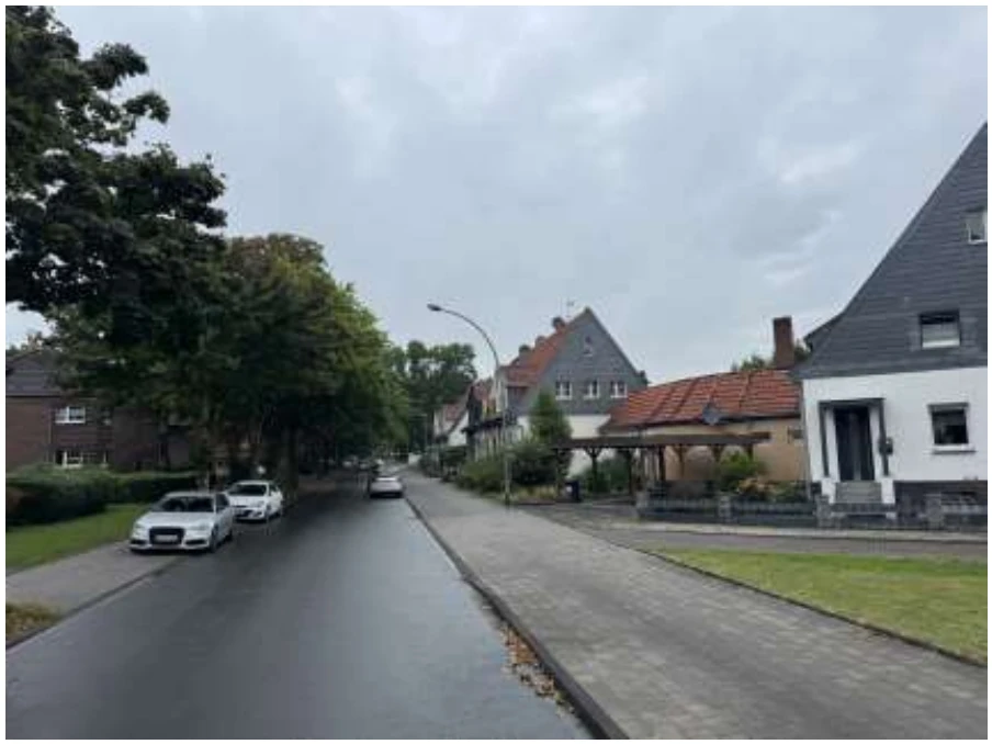 Doppelhaushälfte und Garage in Duisburg — Bild 3