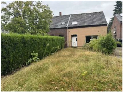 Doppelhaushälfte und Garage in Duisburg