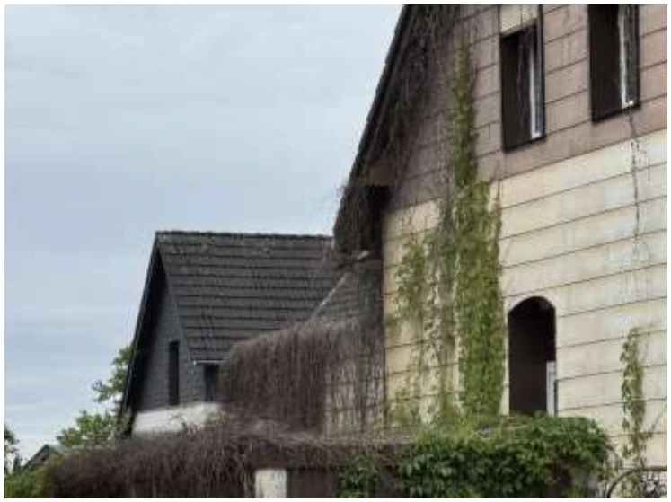 Doppelhaushälfte und Garage in Duisburg — Bild 2