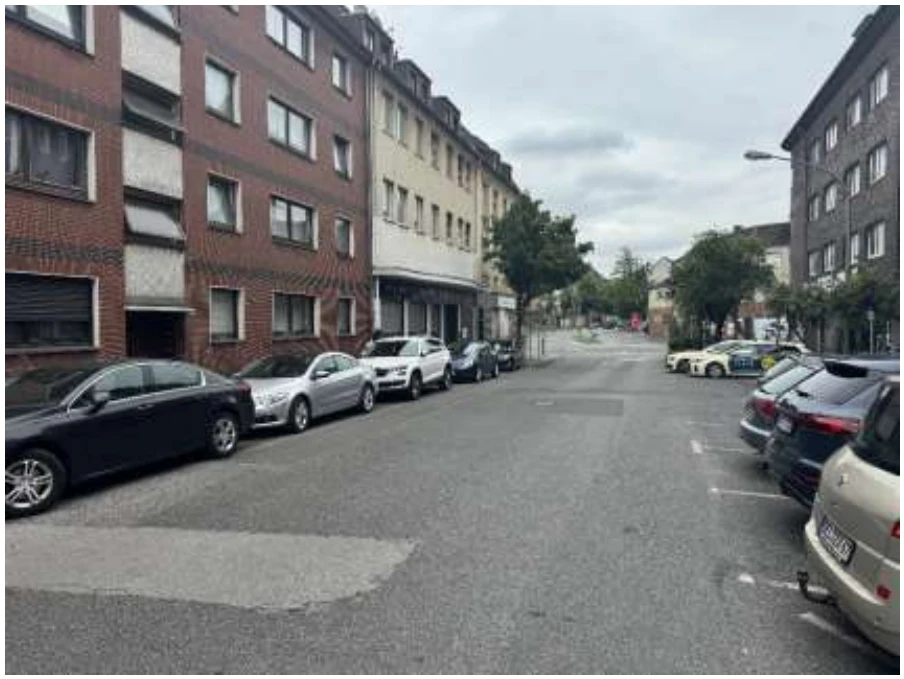 Garage, Garage, Garage, Eigentumswohnung (1 bis 2 Zimmer), Nicht ausgebauter Dachraum in Duisburg — Bild 3