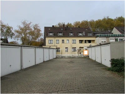 Mehrfamilienhaus, Garage in Duisburg