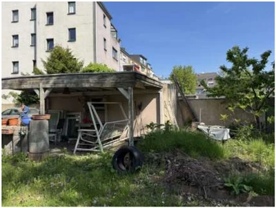 gemischt genutztes Gebäude (Zahnarztpraxis und Wohnung) in Duisburg
