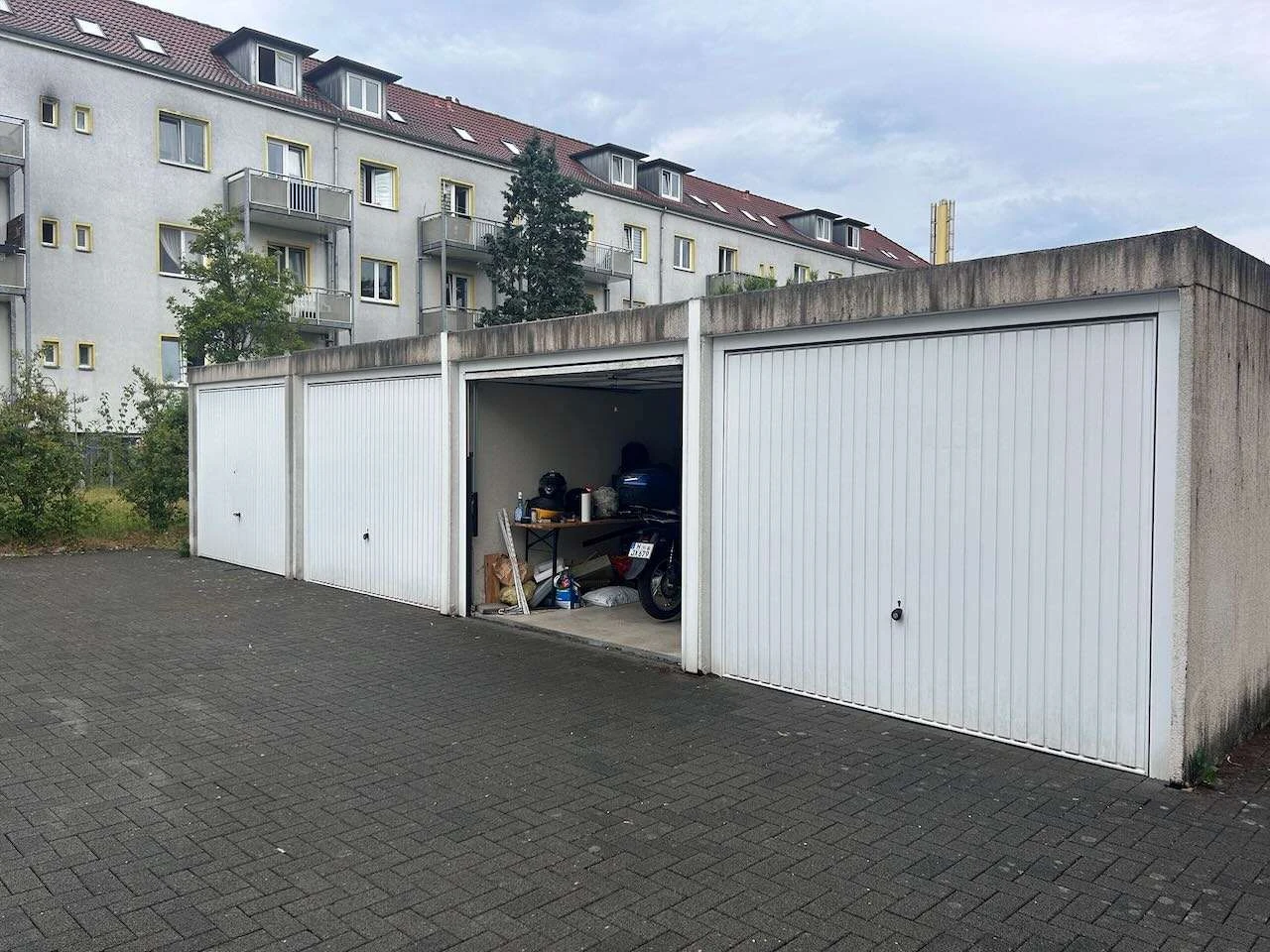 Einfamilienhaus, Reihenhaus, Garage in Hannover — Bild 3