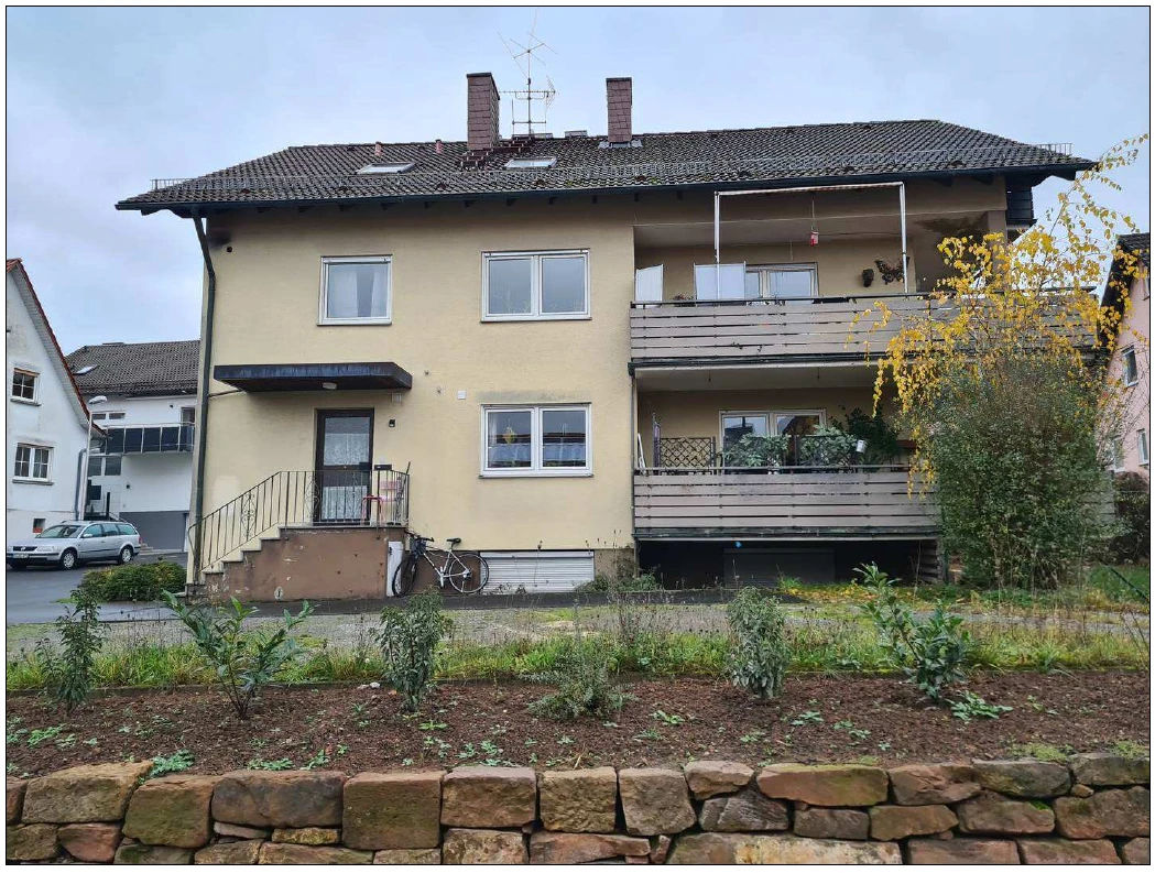 Mehrfamilienhaus, Garage, unbebautes Grundstück in Poppenroth — Bild 2