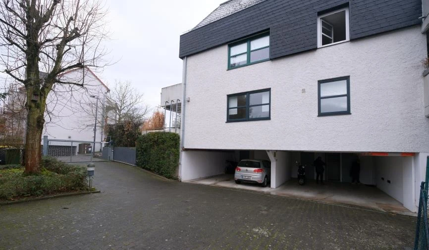 Eigentumswohnung (3 bis 4 Zimmer) in Frankfurt am Main — Bild 2
