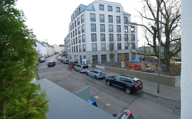 Eigentumswohnung (3 bis 4 Zimmer) in Frankfurt am Main