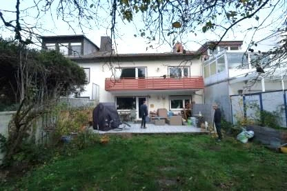 Sonstiges, Grundstück bebaut mit einem beidseitig angebauten Wohnhaus: in Frankfurt am Main — Bild 3