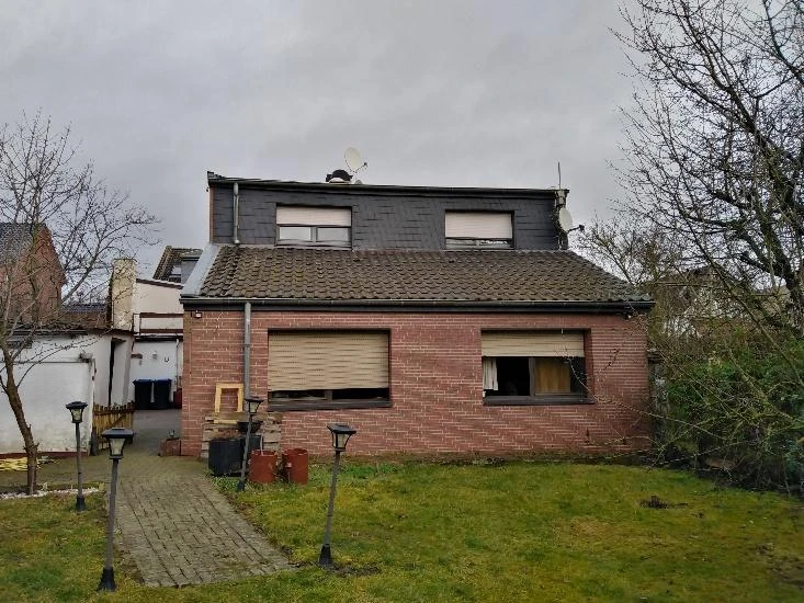 Mehrfamilienhaus, Garage in Euskirchen
