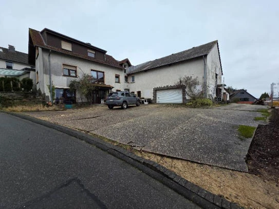 Zweifamilienhaus, Garage, Eigentumswohnung (3 bis 4 Zimmer) in Bad Münstereifel