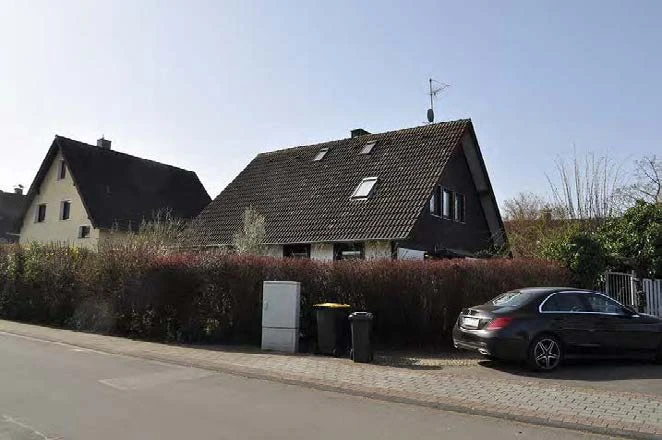 Kfz-Stellplatz, Einfamilienhaus in Euskirchen — Bild 2