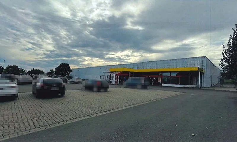 Großflächiges Einzelhandelsobjekt nebst Parkplätzen in Emersleben