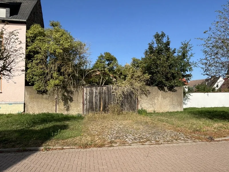 Einfamilien-Reihenwohnaus mit hofseitigem Anbau und Nebengelass in Staßfurt OT Atzendorf — Bild 2