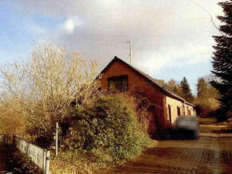 Zweifamilienhaus mit Doppelgarage in Hanerau — Bild 2