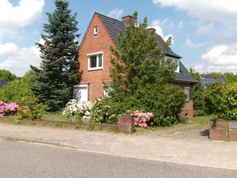 Einfamilienhaus mit Einliegerwohnung in Fockbek