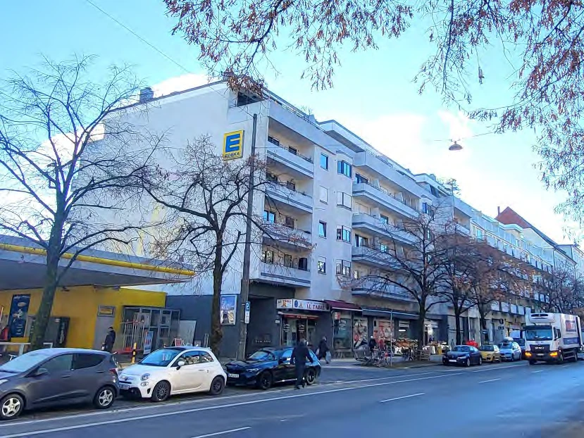 Eigentumswohnung (3 bis 4 Zimmer), Kfz-Stellplatz (Tiefgarage) in München — Bild 2