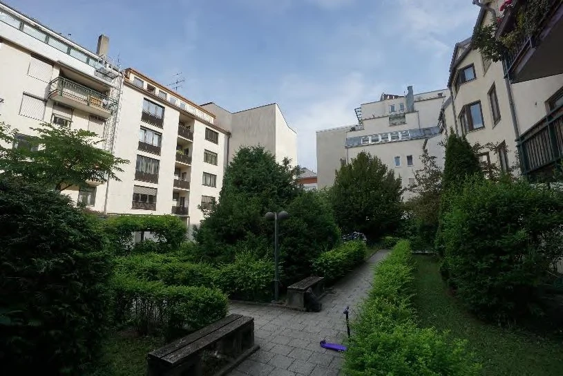 Eigentumswohnung (3 bis 4 Zimmer), Kfz-Stellplatz (Tiefgarage): in München — Bild 3