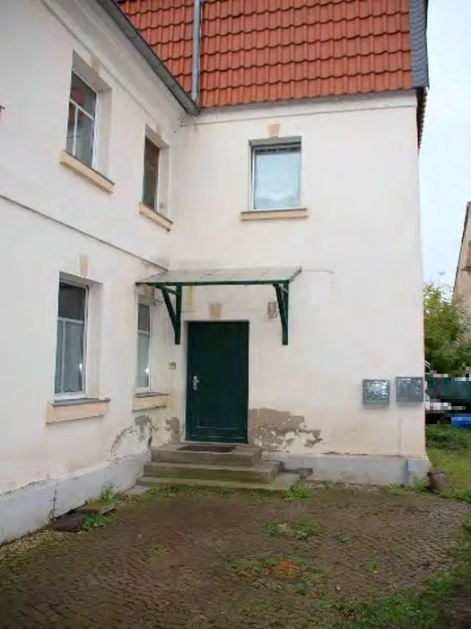Mehrfamilienhaus mit Nebengebäuden in Ausleben OT Warsleben — Bild 3