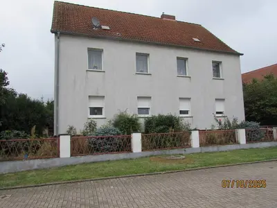 Wohnhaus mit Nebengebäude in Eilsleben OT Ovelgünne/Siegersleben — Bild 1
