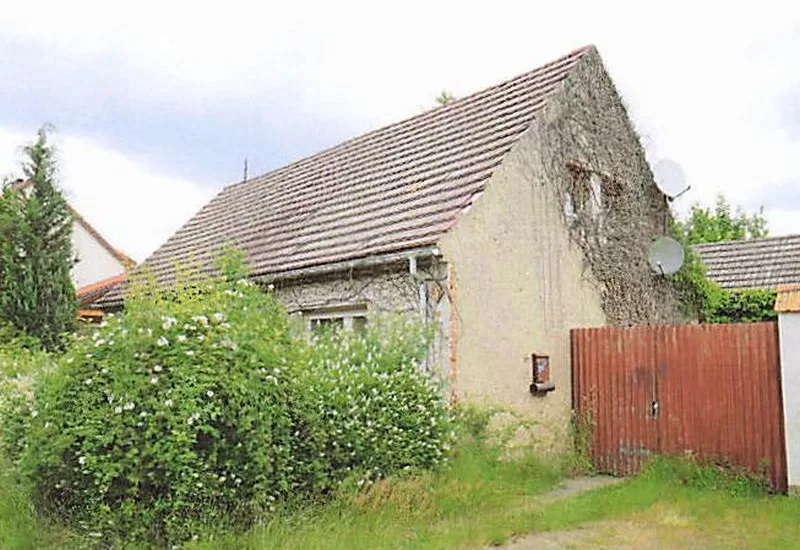 Bebautes Grundstück (Wohnhaus mit sehr hohem Sanierungsrückstau) in Doberlug — Bild 2