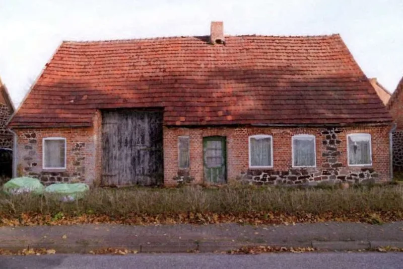 Wohnhaus mit Garagengebäude in Ludwigslust OT Glaisin — Bild 2