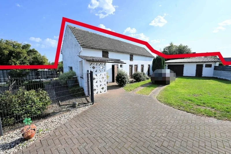 Einfamilienhaus (teilsaniert) mit Nebengebäuden in Hohenleipisch — Bild 3