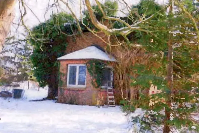 Bebautes Grundstück und Waldgrundstück in Brahlstorf