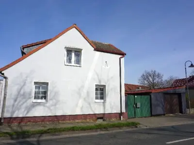 Einfamilienhaus mit Nebengebäude in Oschersleben (Bode) OT Hornhausen — Bild 1