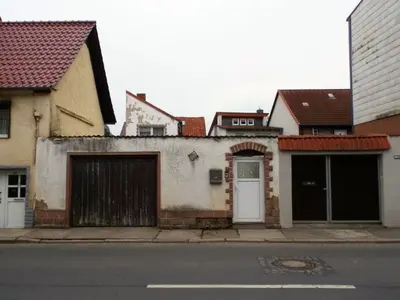 Einfamilienhaus mit Garage und Schuppen in Oschersleben