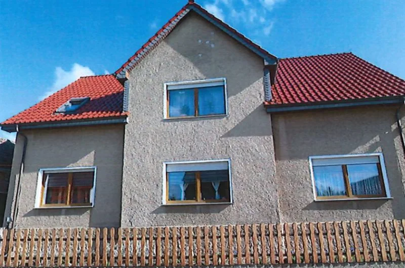 Wohnhaus mit Nebengebäude in Röderland OT Haida