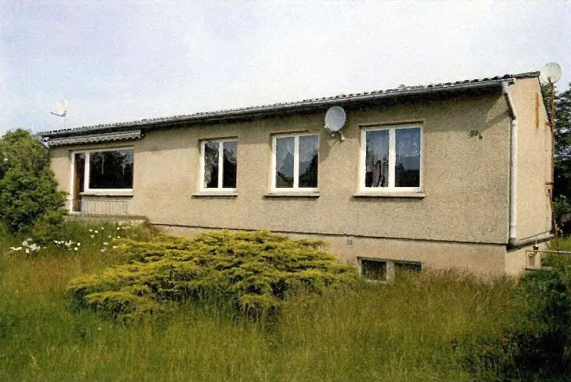 Einfamilienhaus mit Nebengebäuden in Ziegendorf