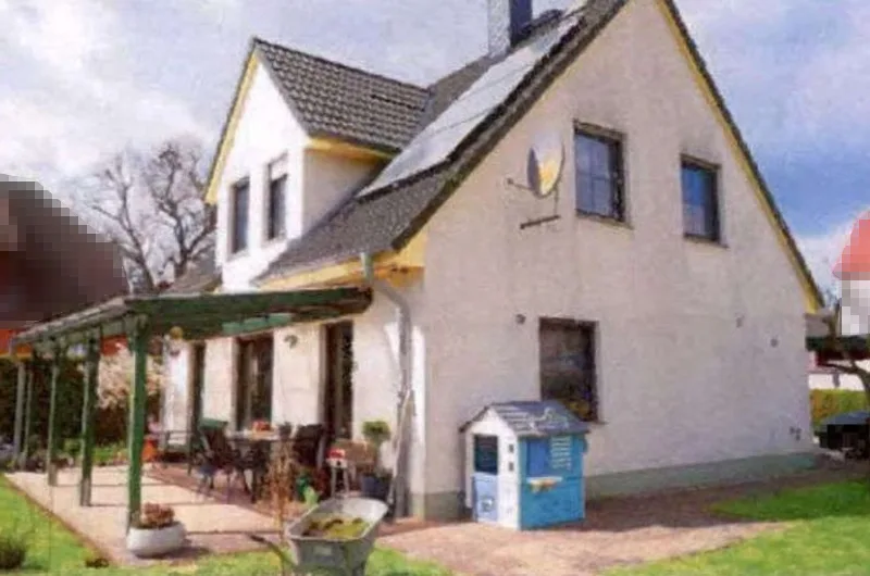 Einfamilienhaus mit Doppelcarport und Schuppen in Boizenburg — Bild 3